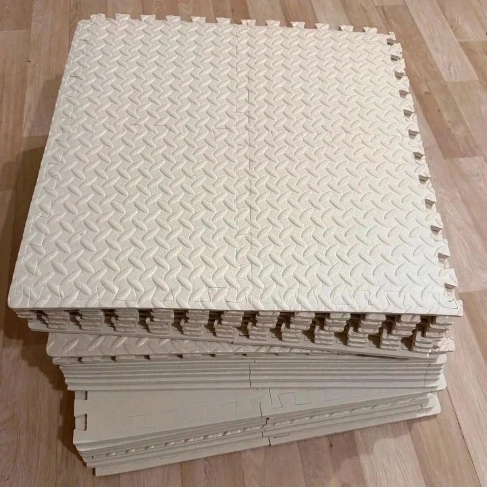 Lote de baldosas de espuma encajables para formar una alfombra grande | grises y beiges – photo 2